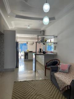 Casa espaçosa com área gourmet piscina e hidromassagem - 4
