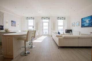 Breathtaking Views at The Bay - 9