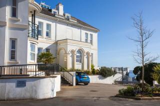 Breathtaking Views at The Bay - 7