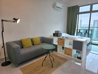 08 Palazio Lake View High Floor Netflix - 9