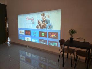 08 Palazio Lake View High Floor Netflix - 8