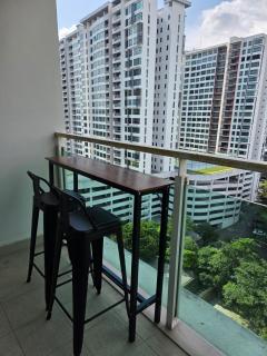 08 Palazio Lake View High Floor Netflix - 4