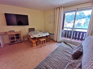2 Pièces, skis aux pieds, proche commerces avec balcon. Capacité 6 pers, animaux non admis - FR-1-771-11 - 1