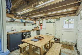 Cosy Matlock Cottage with Valley Views - 2