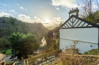 Cosy Matlock Cottage with Valley Views - 6
