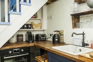 Cosy Matlock Cottage with Valley Views - 3