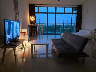 004 Palazio High Floor Netflix - 0