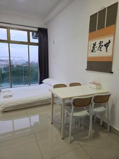 004 Palazio High Floor Netflix - 7