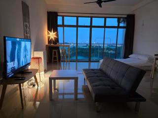 004 Palazio High Floor Netflix - 6