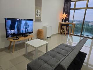 004 Palazio High Floor Netflix - 4