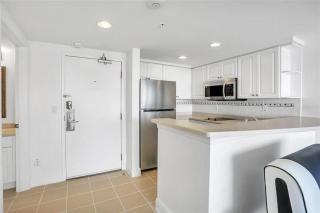 Amazing 1 Bedroom1Bath OCEAN-VIEW Condo - 4