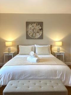 Cobh Coastline Hideaway - 7