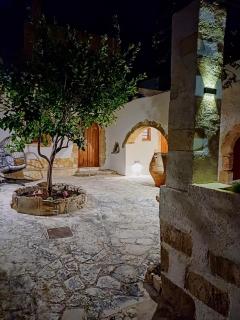 Violetta Kaliviani room 1 - 0