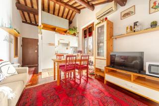 Historic Center Elegant open space luggage storage - 0