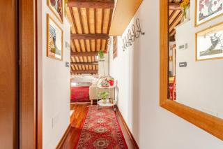 Historic Center Elegant open space luggage storage - 7