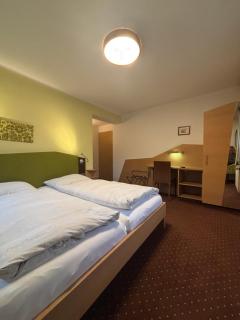 Restaurant & Hotel Waldesruh - 4