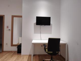 Hostel i Restoran SEQUOIA - 1