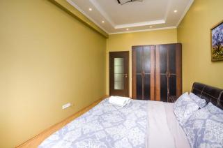 Abylai Khan 113 Central - 1