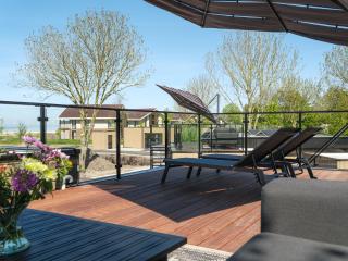 MarinaPark Beach Resort Soal - 3