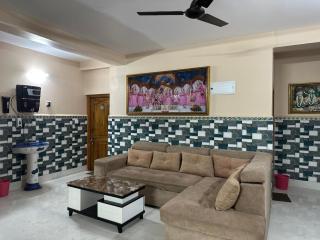 Sri Mayapur Chandrodaya Guest House and Event Holder - 7