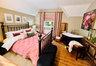 6 Luxury home near family park Pet friendly - 2