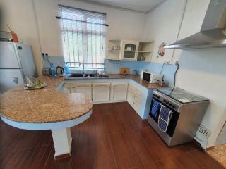 Island Style Home with rooftop jacuzzi with a view - 3