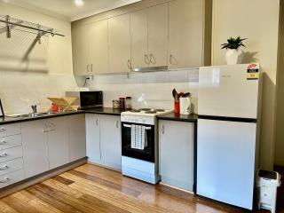 Entire Unit in Penguin with Free Parking - 5