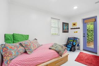 Folly Vacation Laid Back Casual Beach Bungalow 209-B - Folly Beach - 2