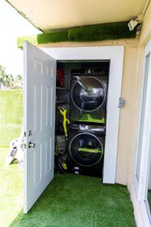 North Miami · Waterfront Oasis 2BR Canal Home w Private Dock - 9