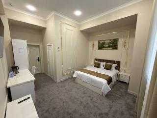 The Avenue Hotel - 8