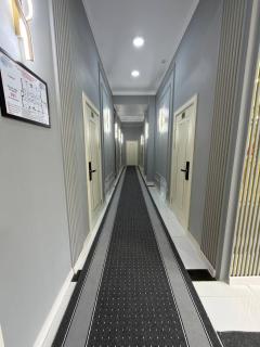 The Avenue Hotel - 2