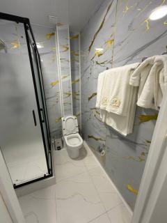 The Avenue Hotel - 1