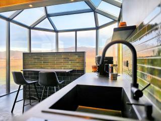 Aurora Glass Cabin II Private sauna and Jacuzzi - 6