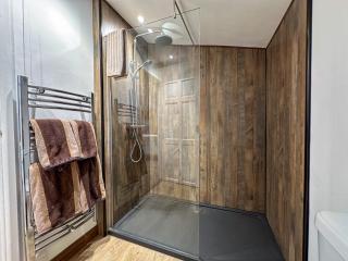 Treetops Lodge, private Cornish hideaway, parking, garden - Truro - 9