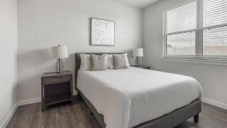 Landing Incredible 2BD Gym Courtyard - 1