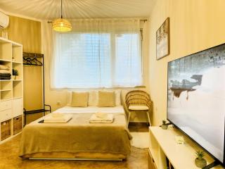 Cozy & Colourful 1Bed Apartment with Free Parking - 4