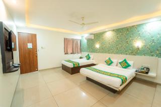 Treebo Kuber Palace with Swimming Pool - 1