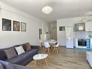 Sea View Apartment in Saranda 283 - 1