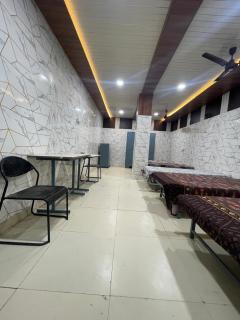Luxury Heaven Hostel for students, parents and guests - 9
