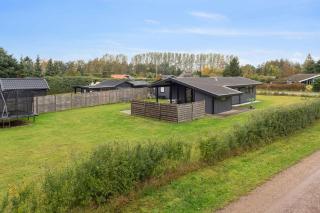 Cozy Holiday Home In Marielyst - 0