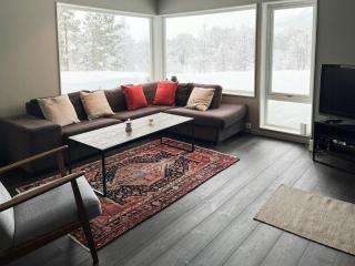 Cabin With Mountain View Near Lake Totak - 0