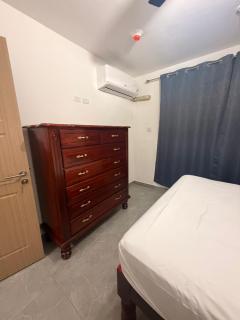 Royal's 2 bedroom Kingston - 9