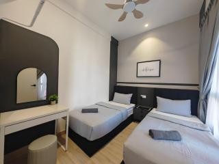 Piccadilly Greentown Premium Suites by IWH Suites - 1
