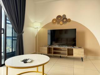 Trion KL By Luxe Home - 4