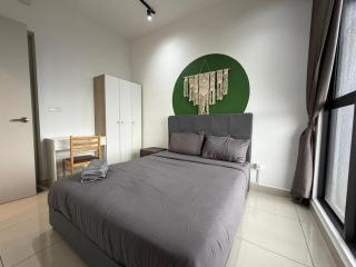 Trion KL By Luxe Home - 8