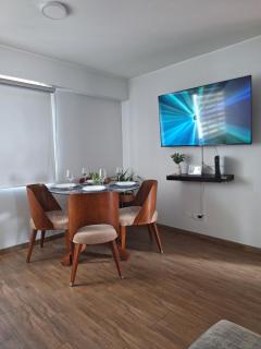 Modern 1-Bedroom Apartment with WiFi in Miraflores - 1