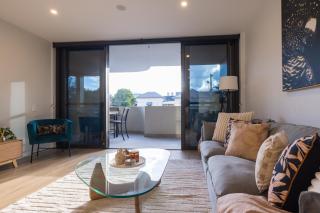 Modern Retreat-style Apt, Stunning Rooftop Pool and River Views, Secure Park, Gym - 7
