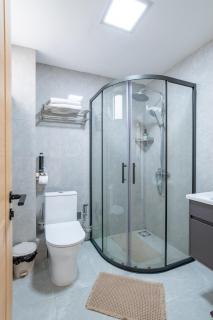 Luxurious 1BR Kilimani, Great View, Easy Access! - 3