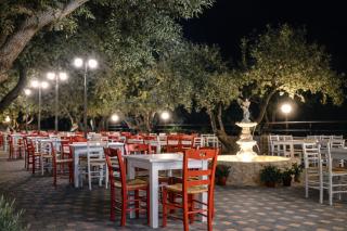 Villa Park Luxury Rooms - 1