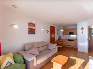 Appartement T2 pour 4 pers. avec terrasse, piscine couverte et salle de fitness, proche des pistes - FR-1-404-199 - 3